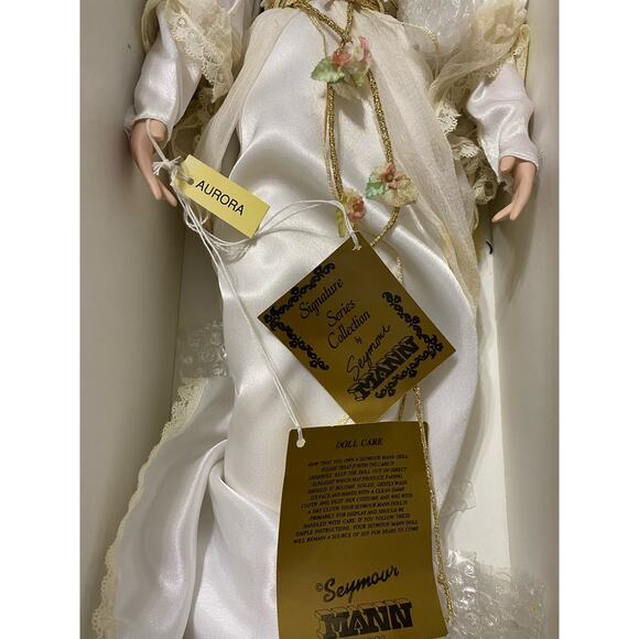 Seymour Mann Aurora Bridal Porcelain Doll A Connoisseur Collection - Picture 2 of 12